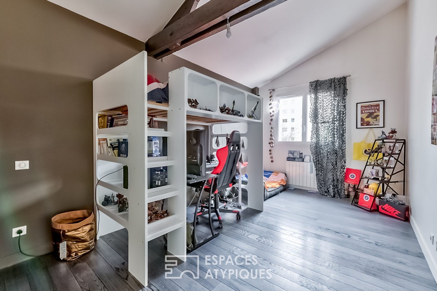 Family loft with terrace and garden