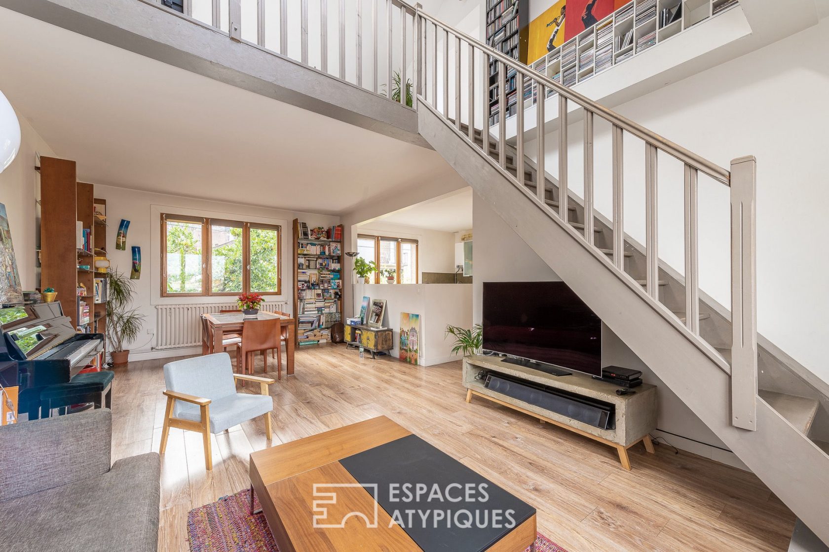 Duplex lumineux aux derniers étages d’une ancienne maison de ville
