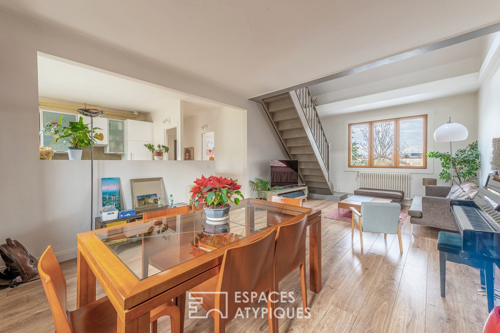 Duplex lumineux aux derniers étages d’une ancienne maison de ville