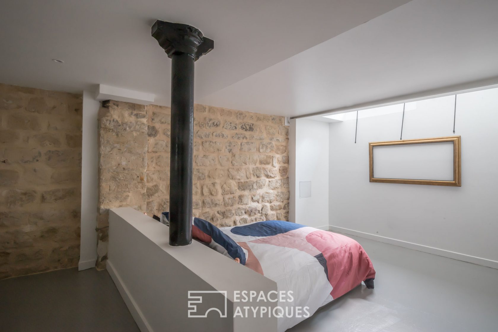DÉJÀ LOUÉ : Ancien atelier de peintre transformé en souplex à l’esprit loft