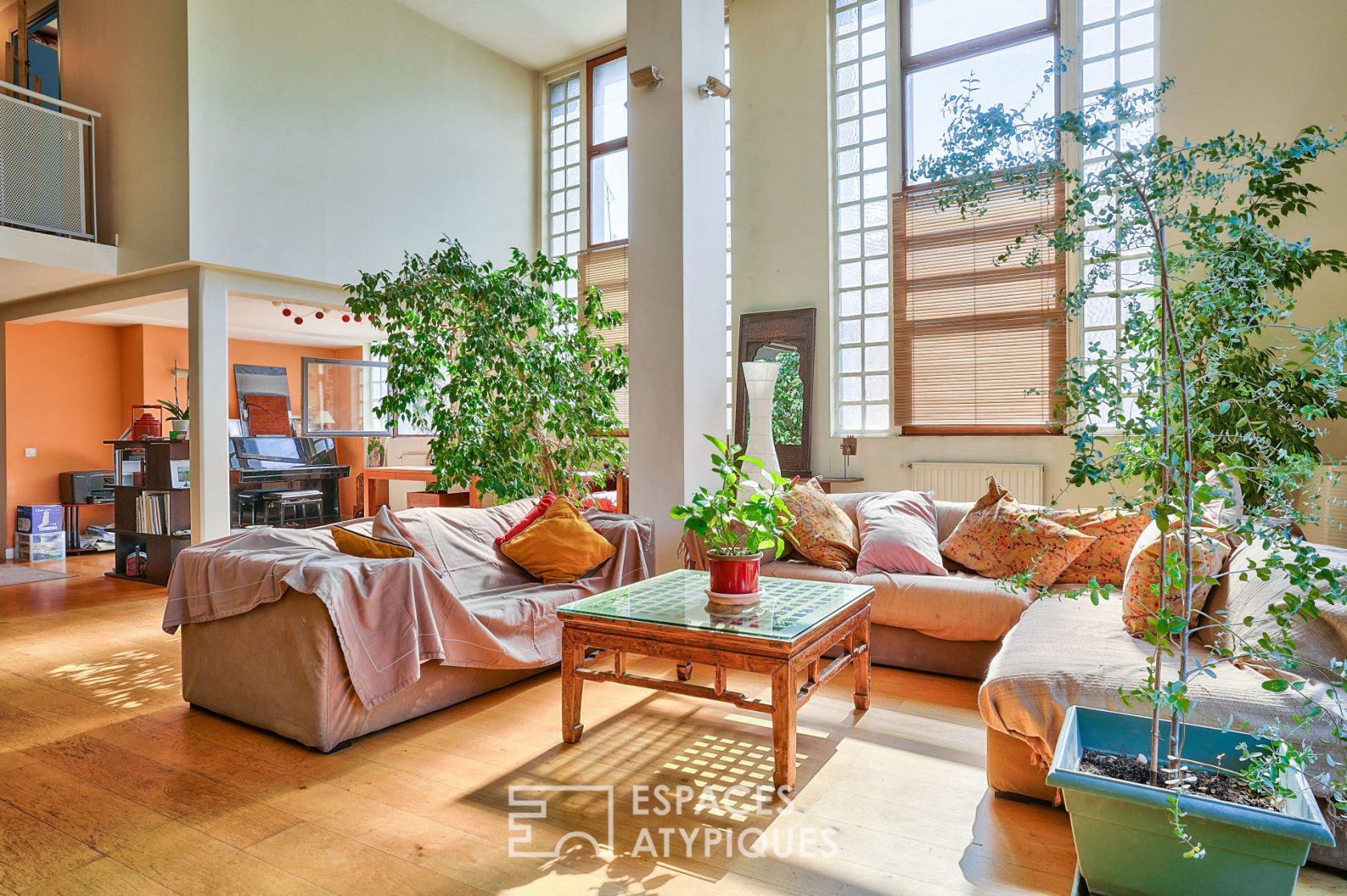 Loft en duplex aux volumes hors normes avec terrasse