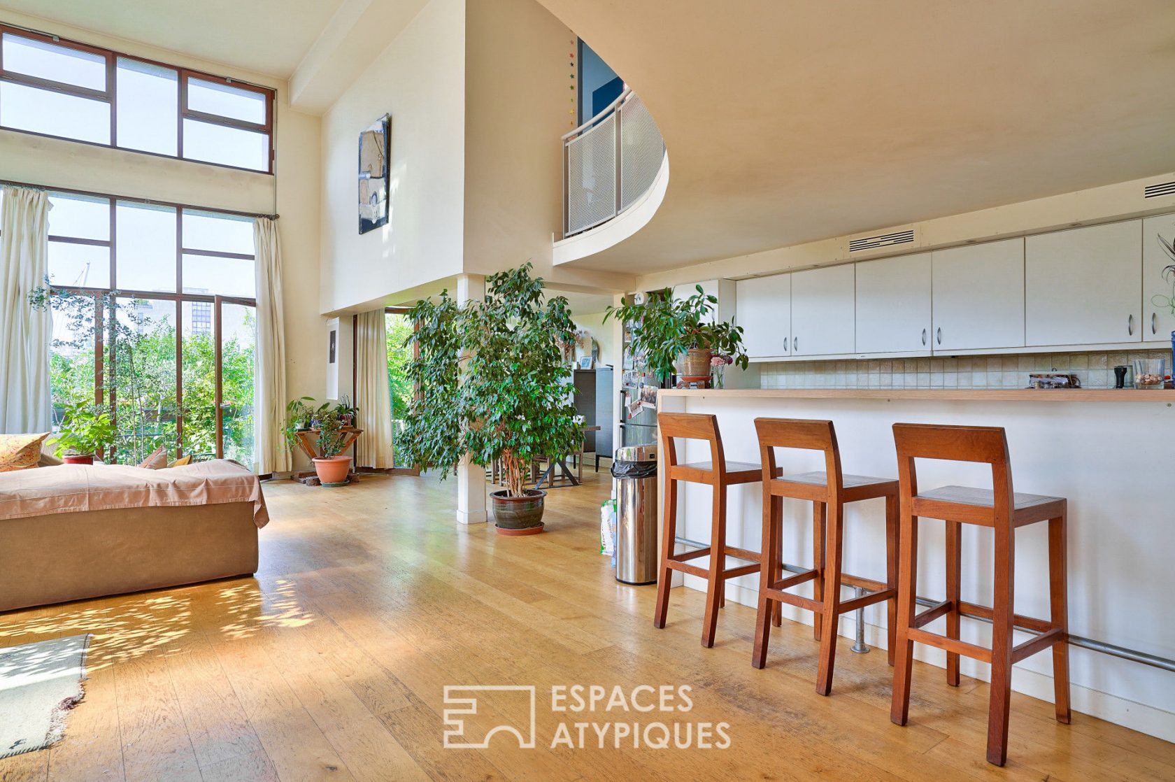 Loft en duplex aux volumes hors normes avec terrasse