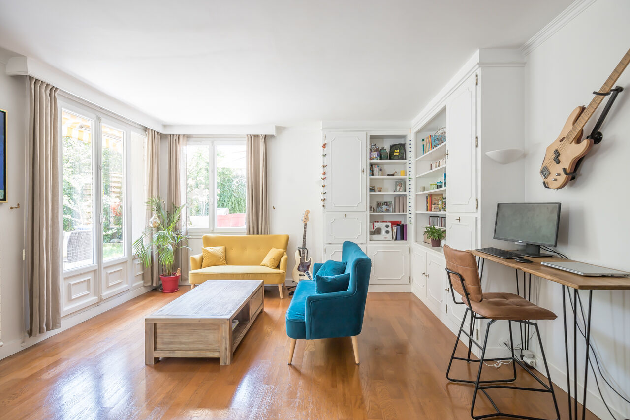 Apartment with private garden