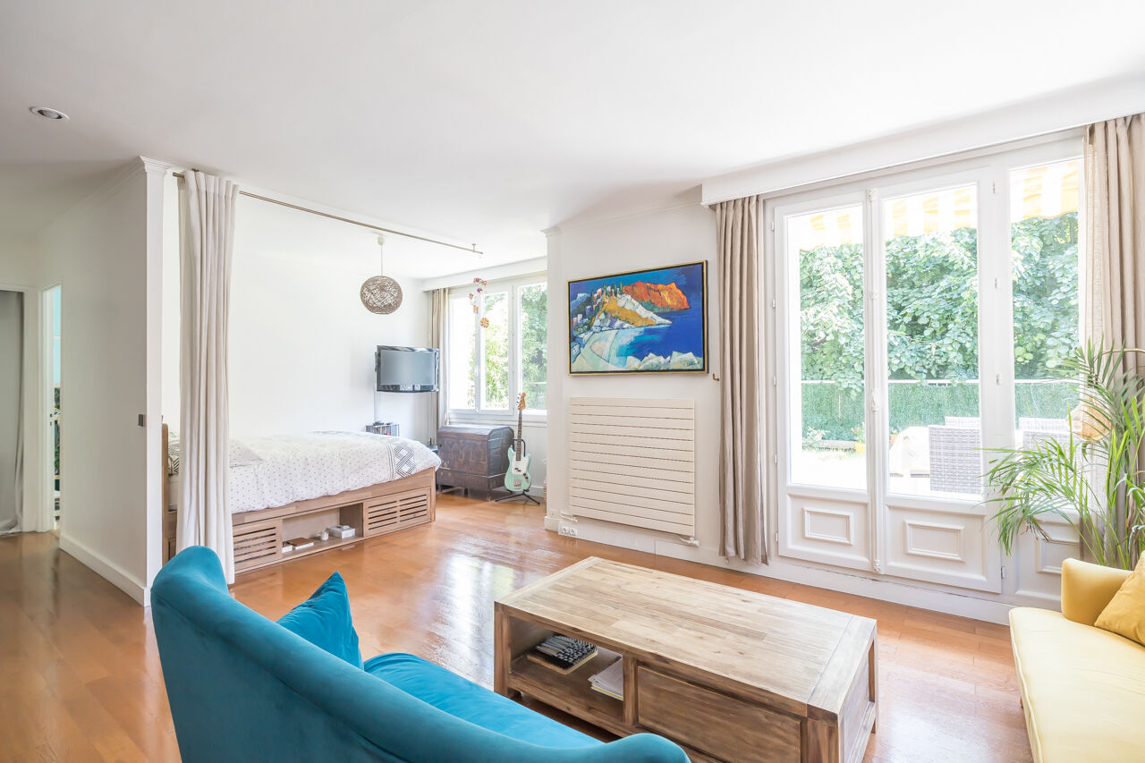 Apartment with private garden