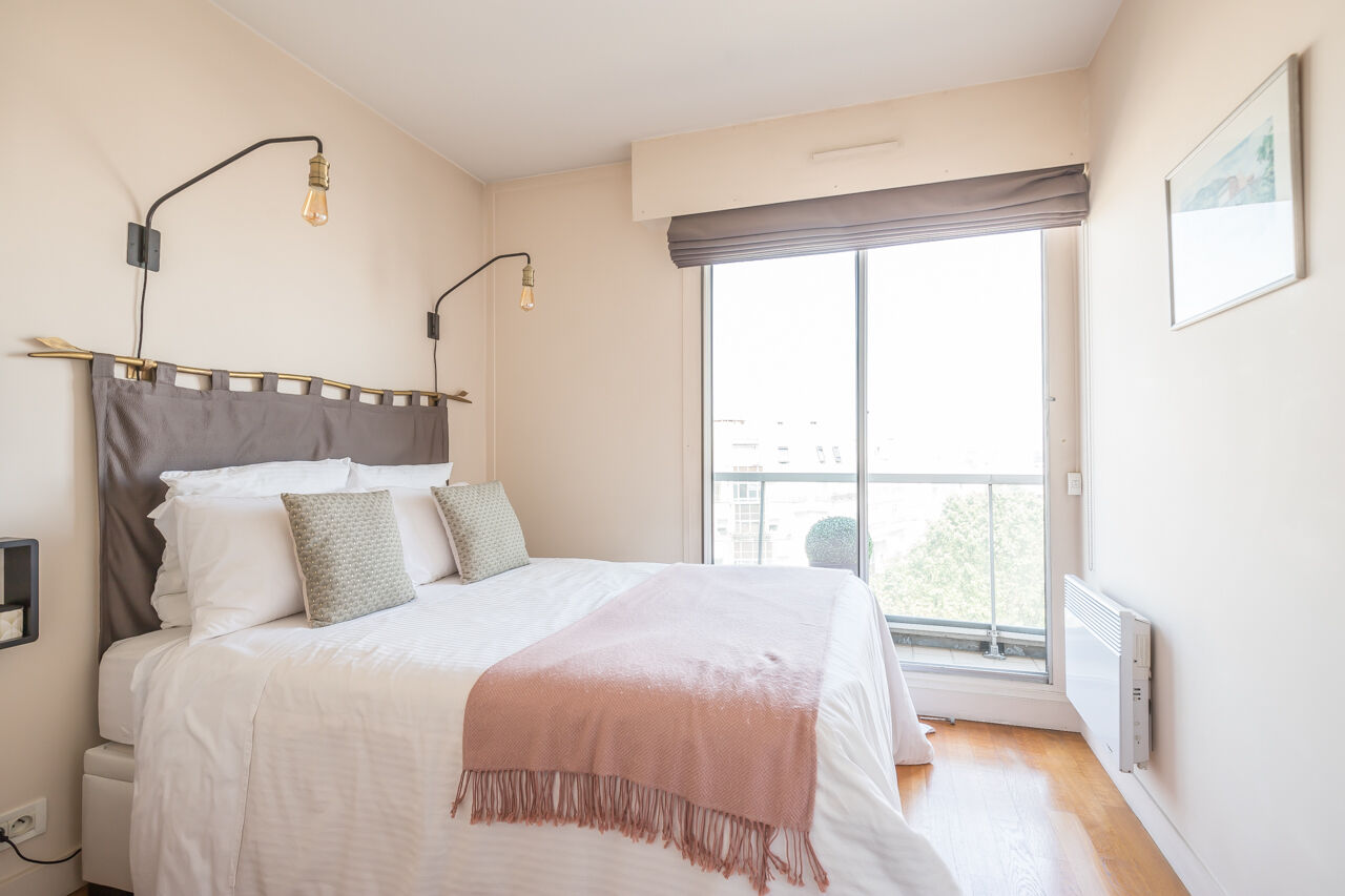 Roof top duplex with panoramic view