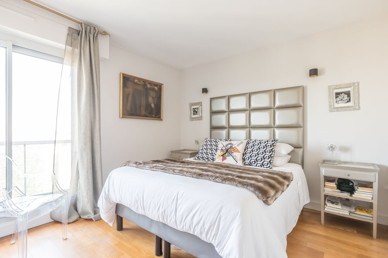 Roof top duplex with panoramic view