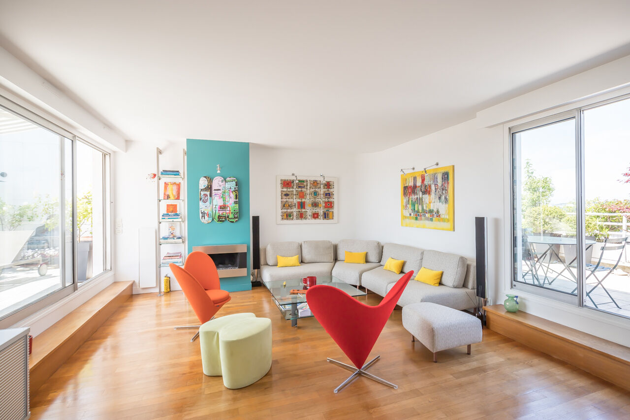 Roof top duplex with panoramic view