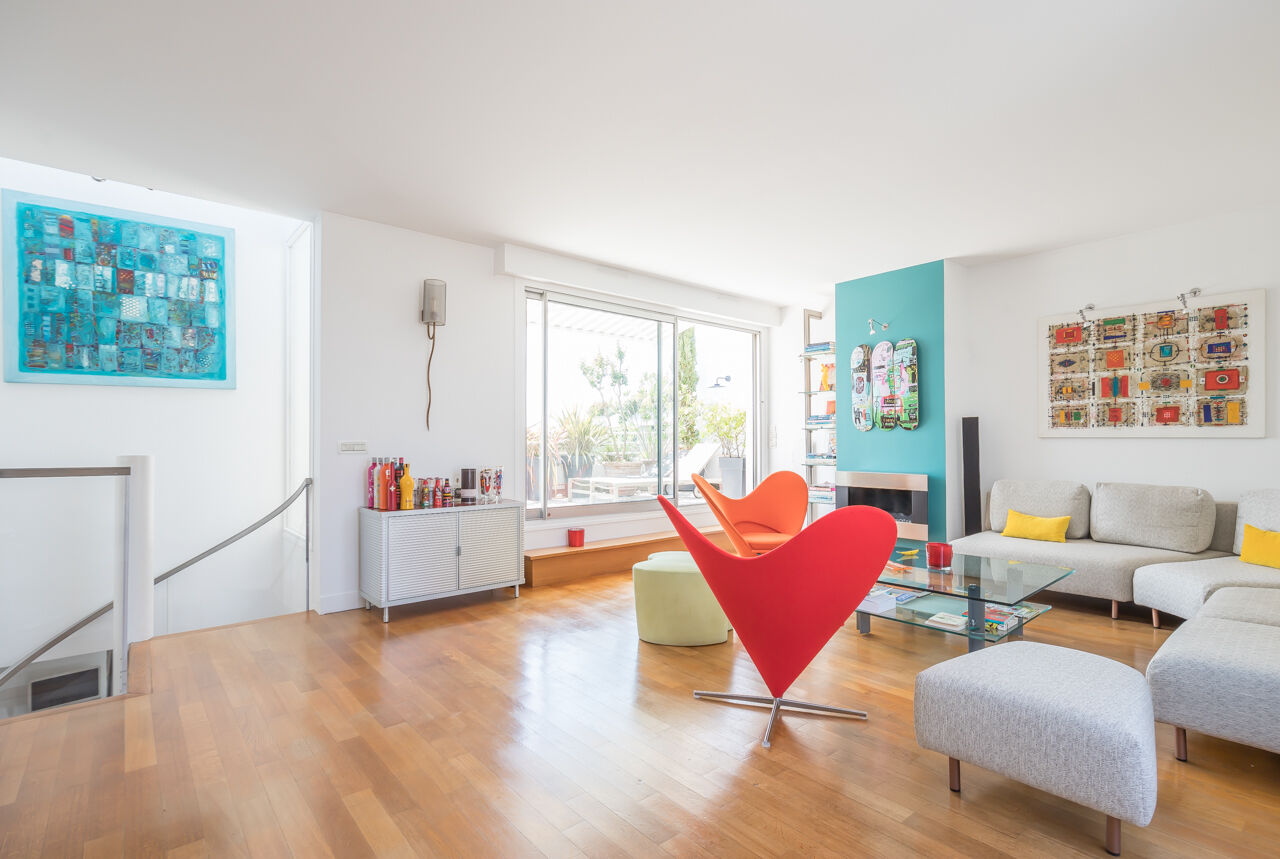 Roof top duplex with panoramic view
