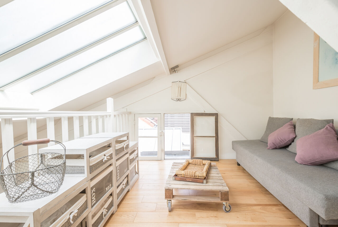Former painting workshop transformed into a loft with patio and terrace