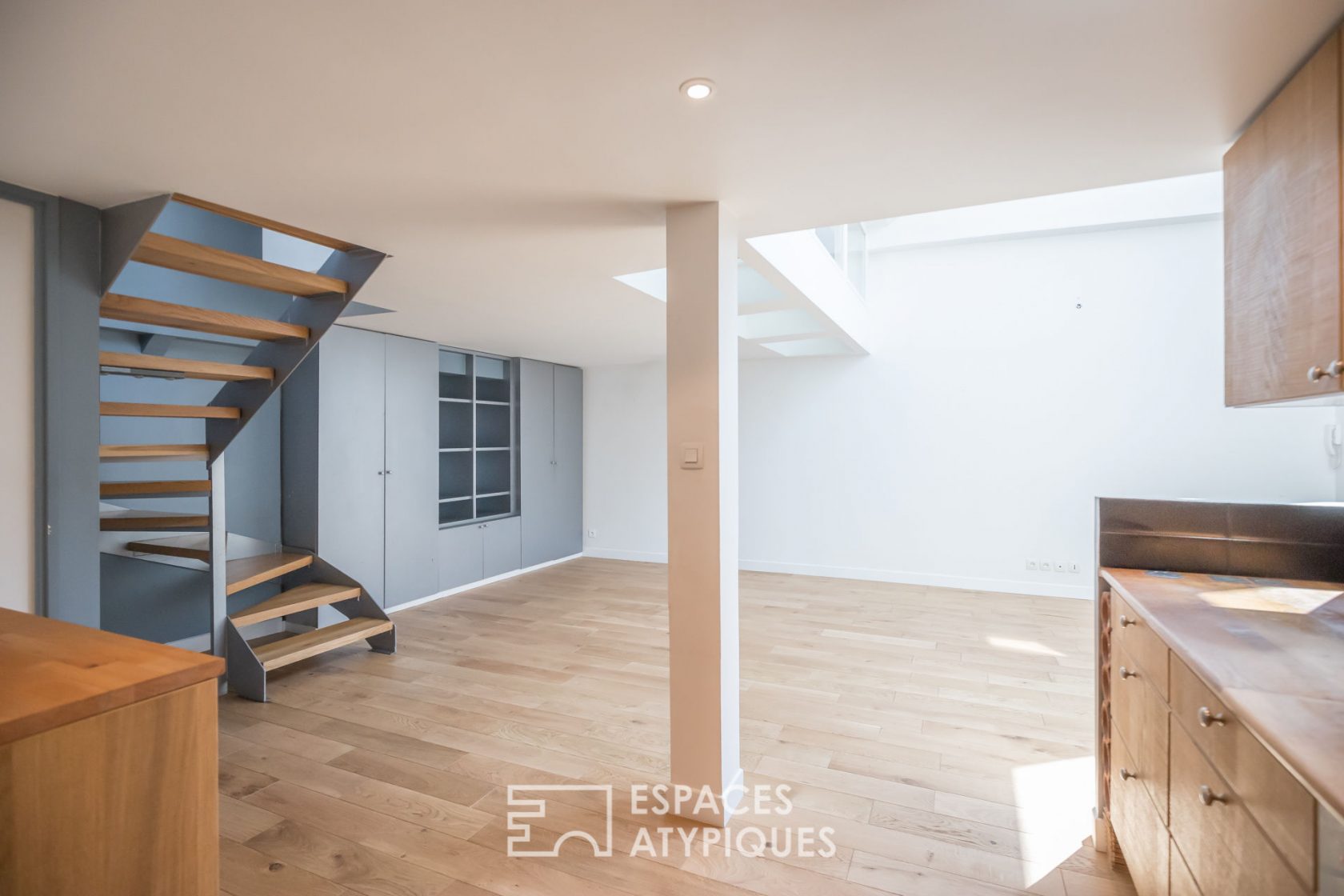 Duplex loft in a former printing house