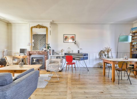 Townhouse with outbuilding, terrace and garden