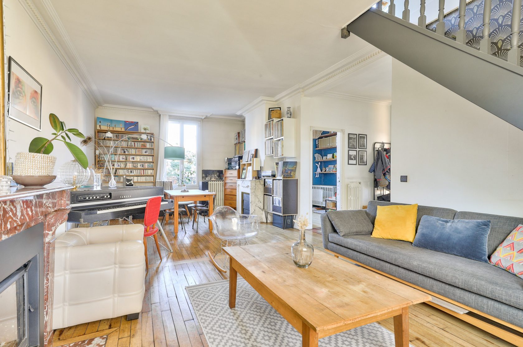 Townhouse with outbuilding, terrace and garden