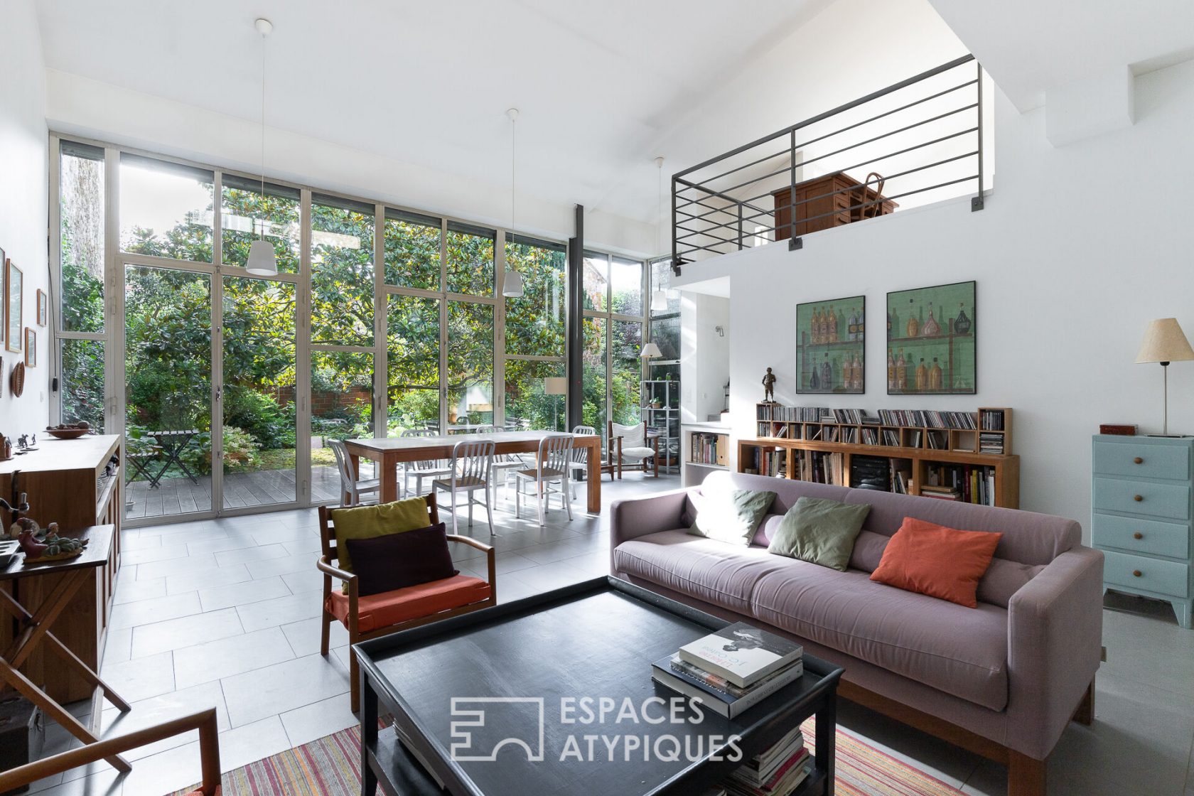 Chic millstone and its contemporary extension
