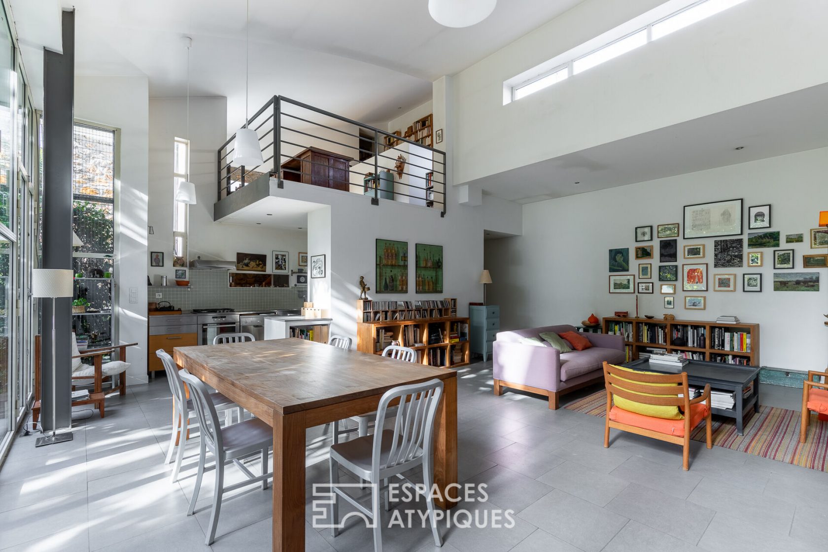 Chic millstone and its contemporary extension
