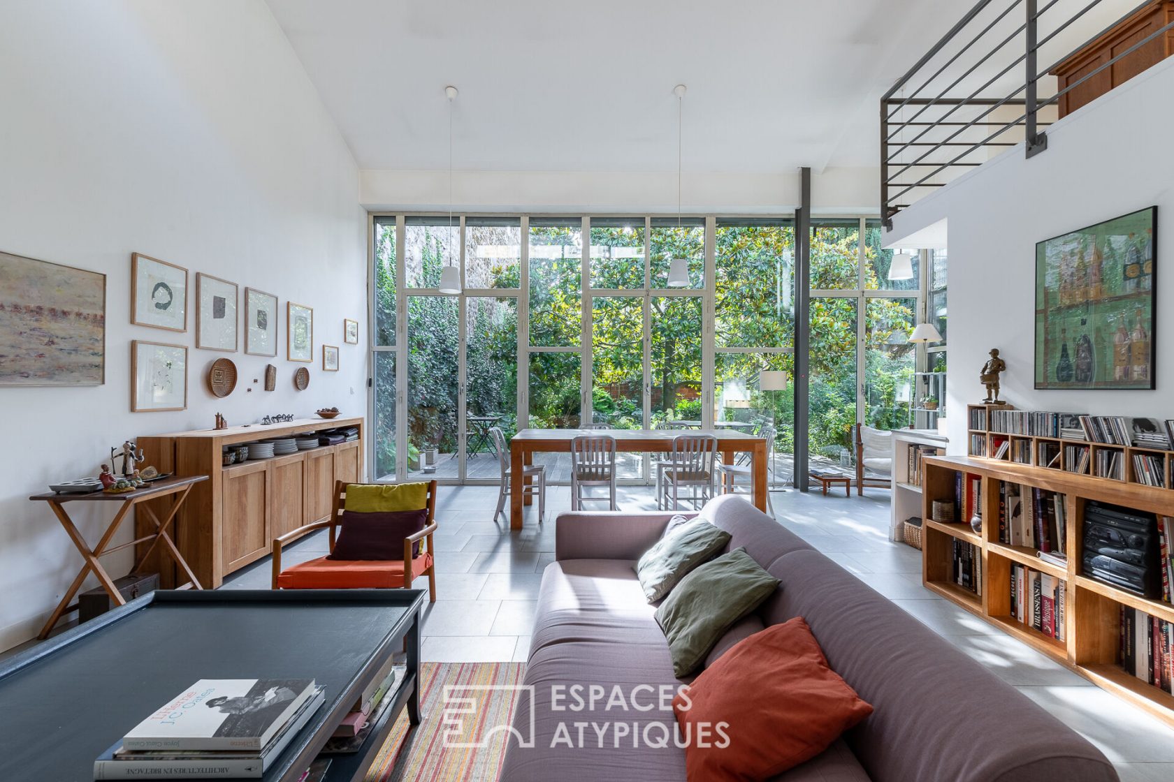 Chic millstone and its contemporary extension
