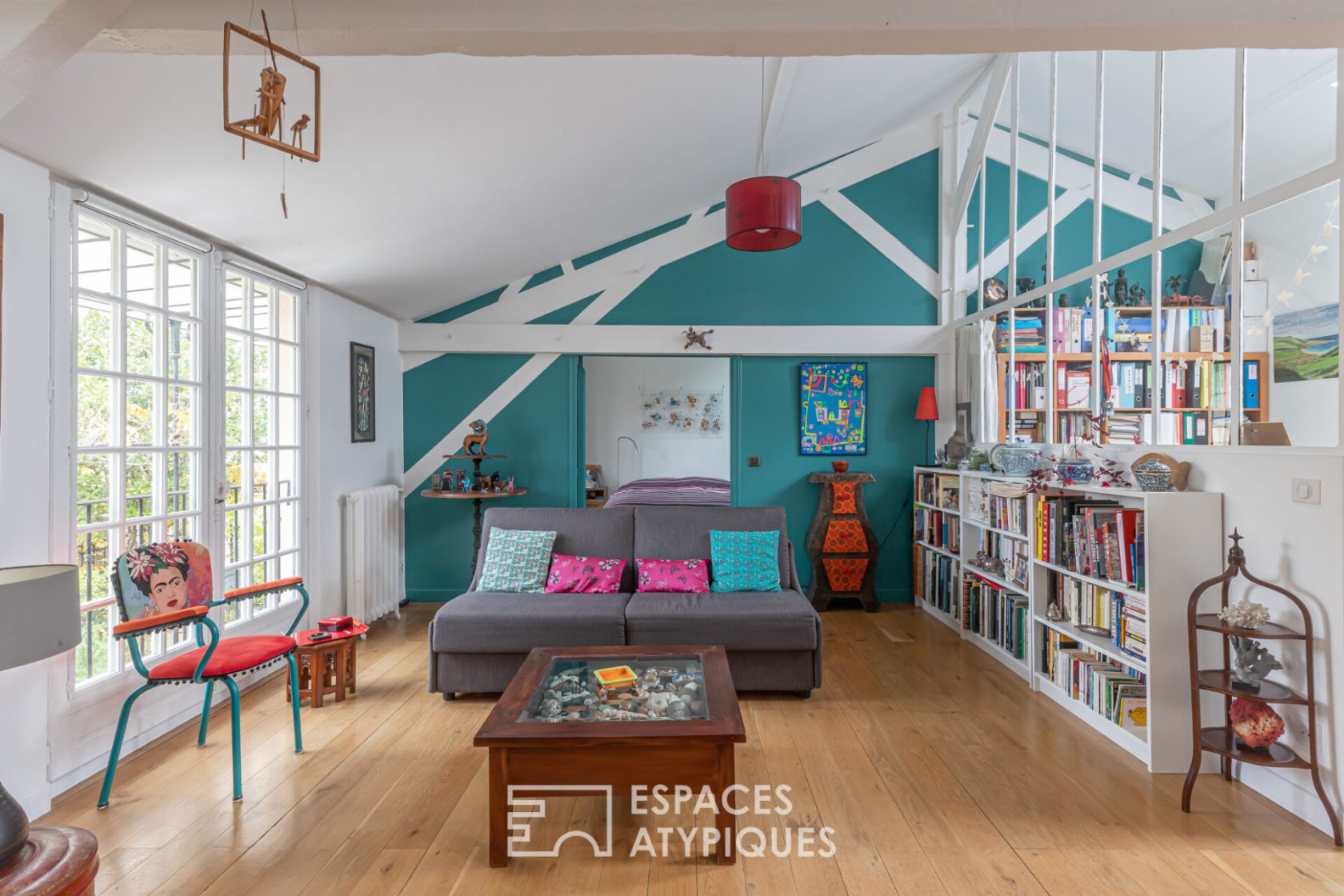Loft with suspended terrace in a former limonaderie