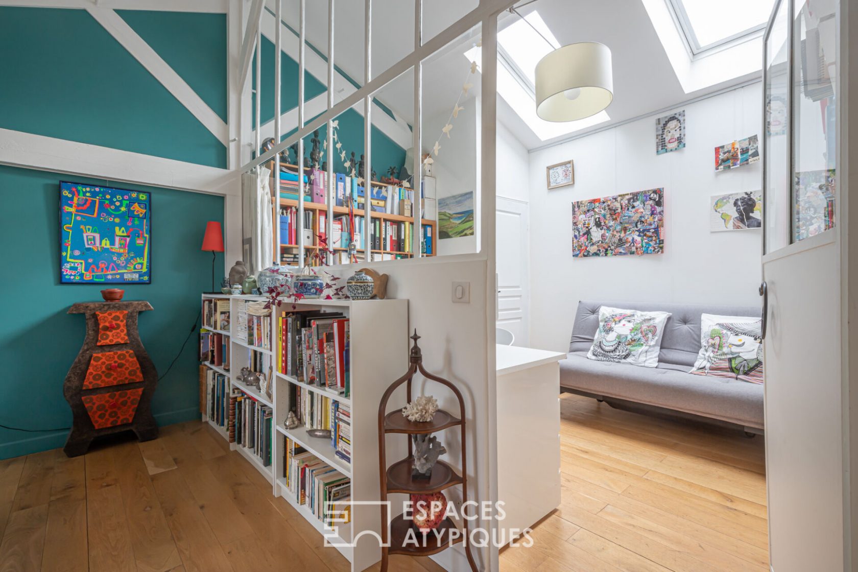 Loft with suspended terrace in a former limonaderie