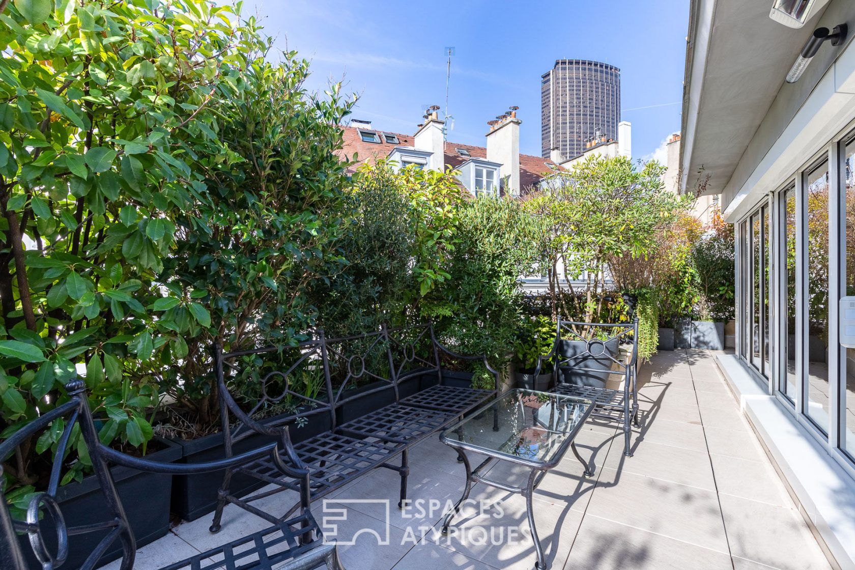 Top floor apartment with terrace near Montparnasse
