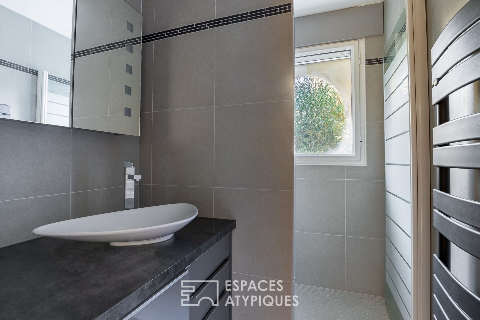 Top floor apartment with terrace near Montparnasse