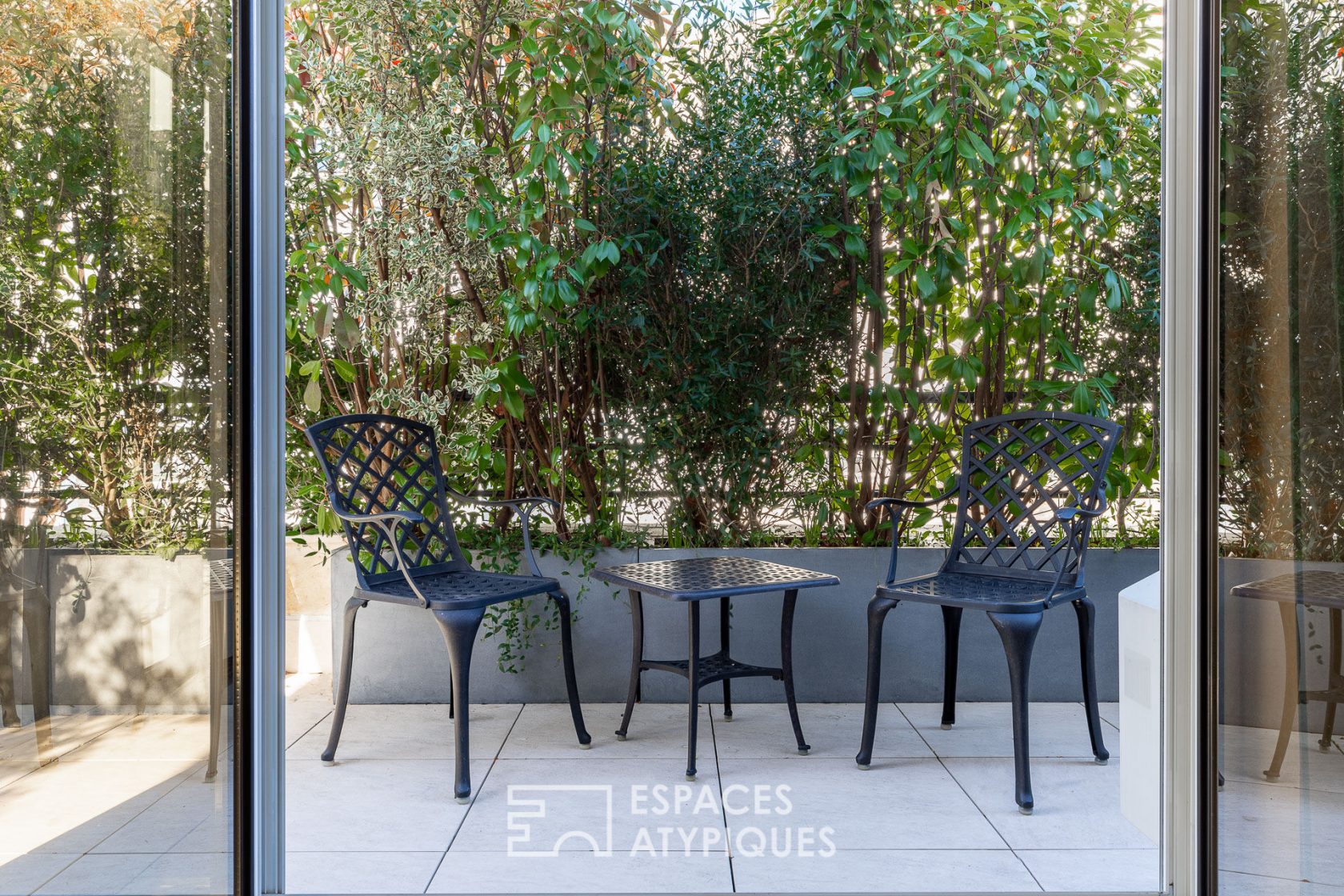 Top floor apartment with terrace near Montparnasse