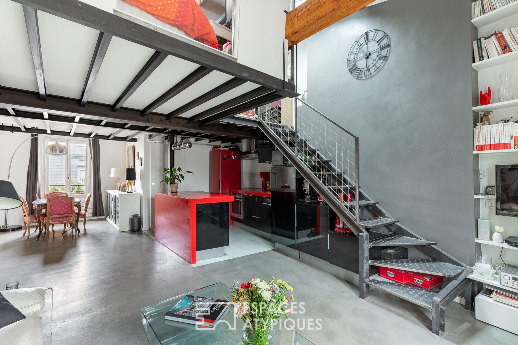 Contemporary duplex on the top floor