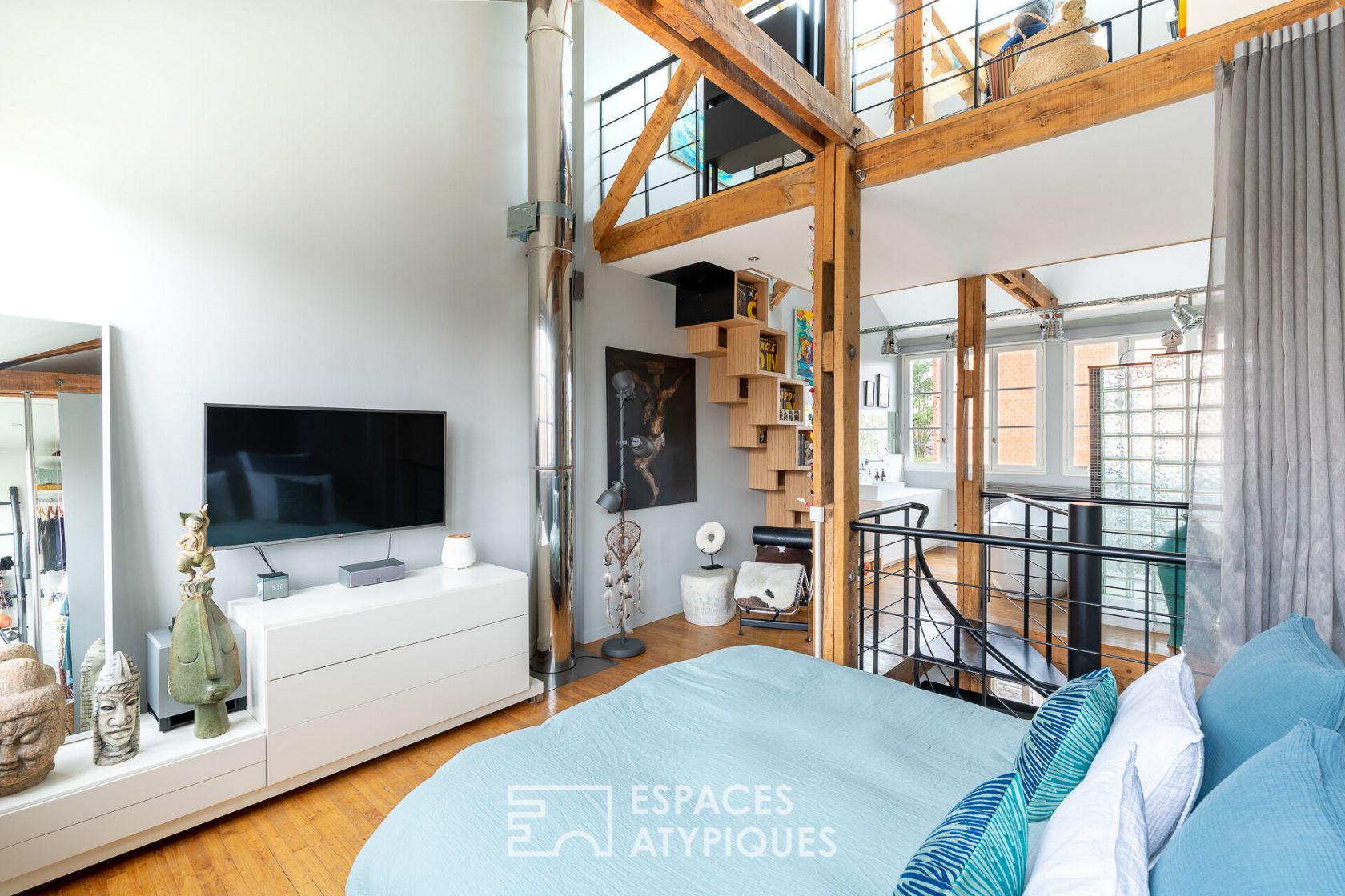 Architect loft with triplex terraces