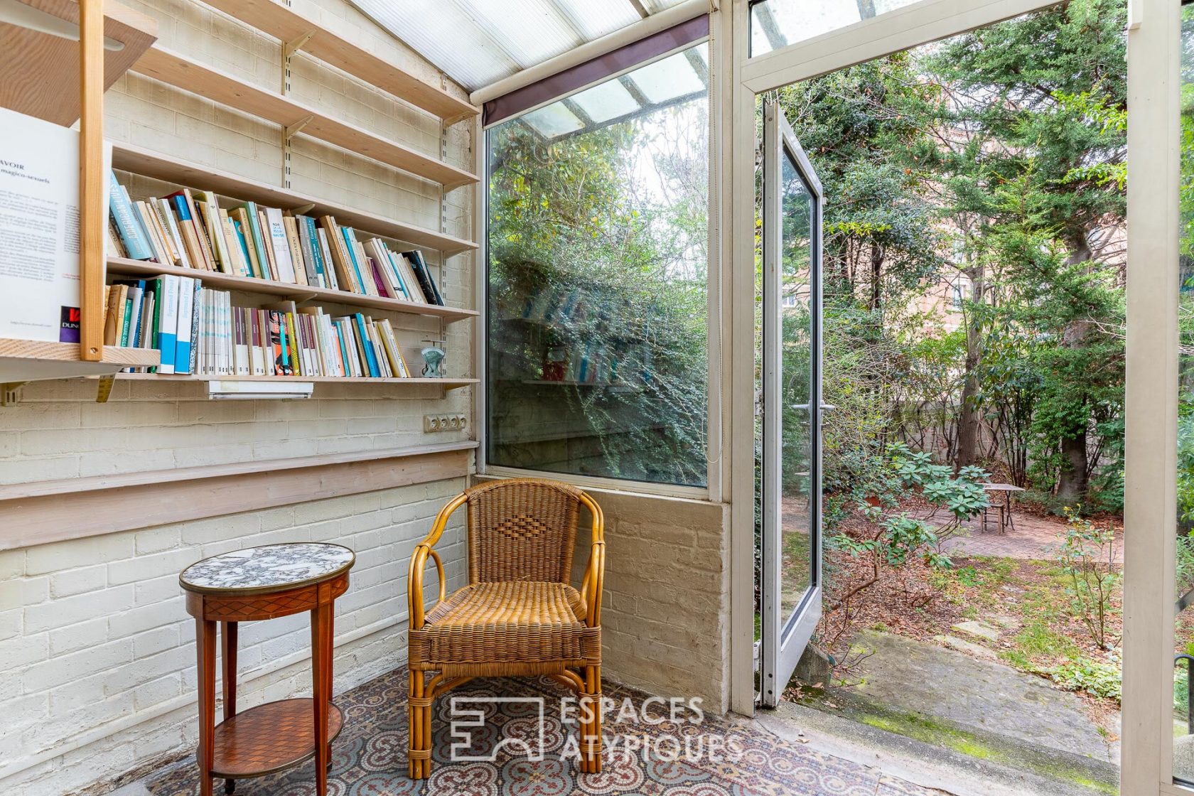 Family house to reinvent and its garden