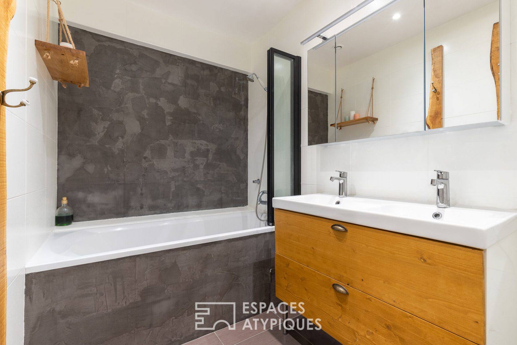 Family apartment with balcony near the Bois de Vincennes