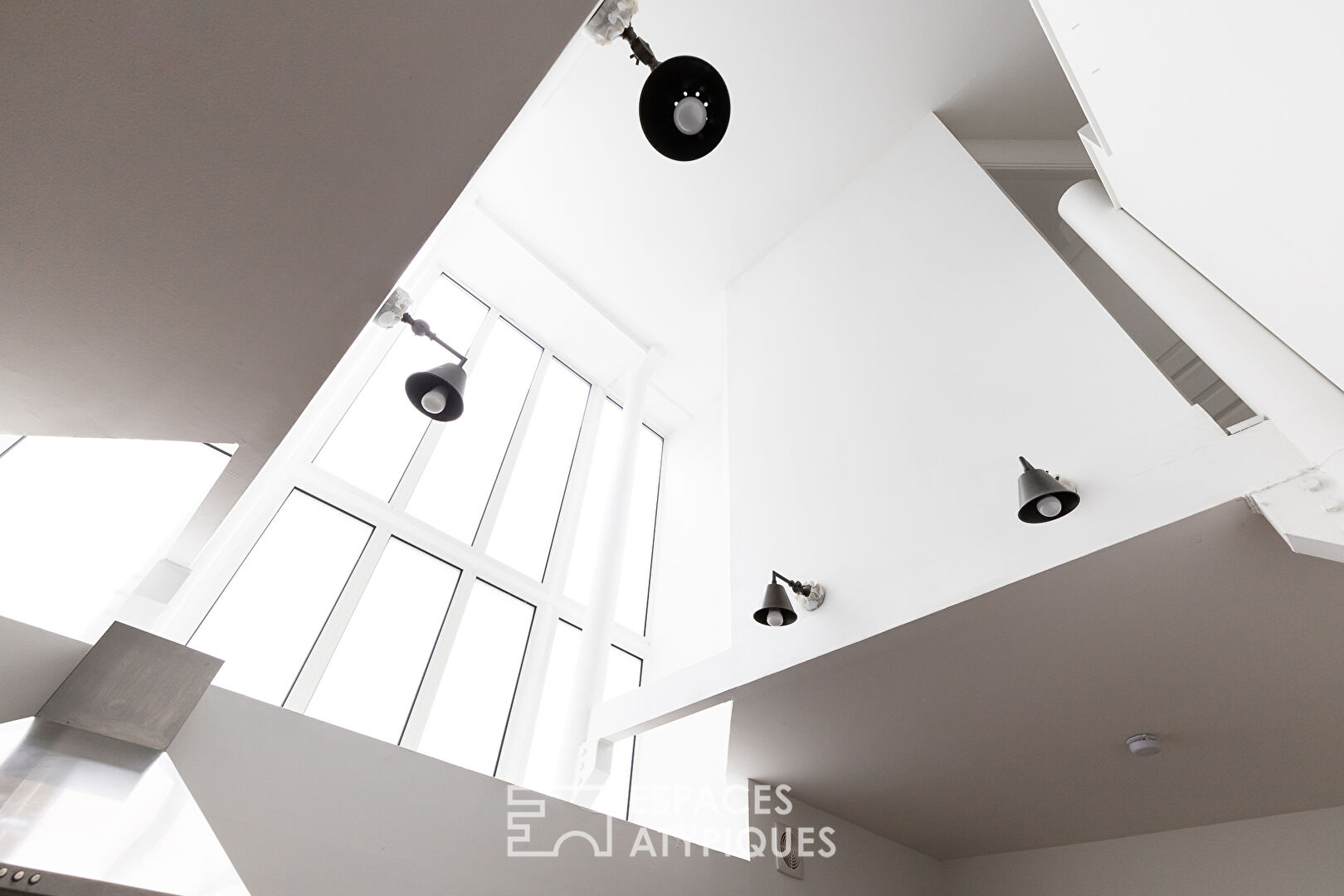 Inverted loft close to Felix Faure