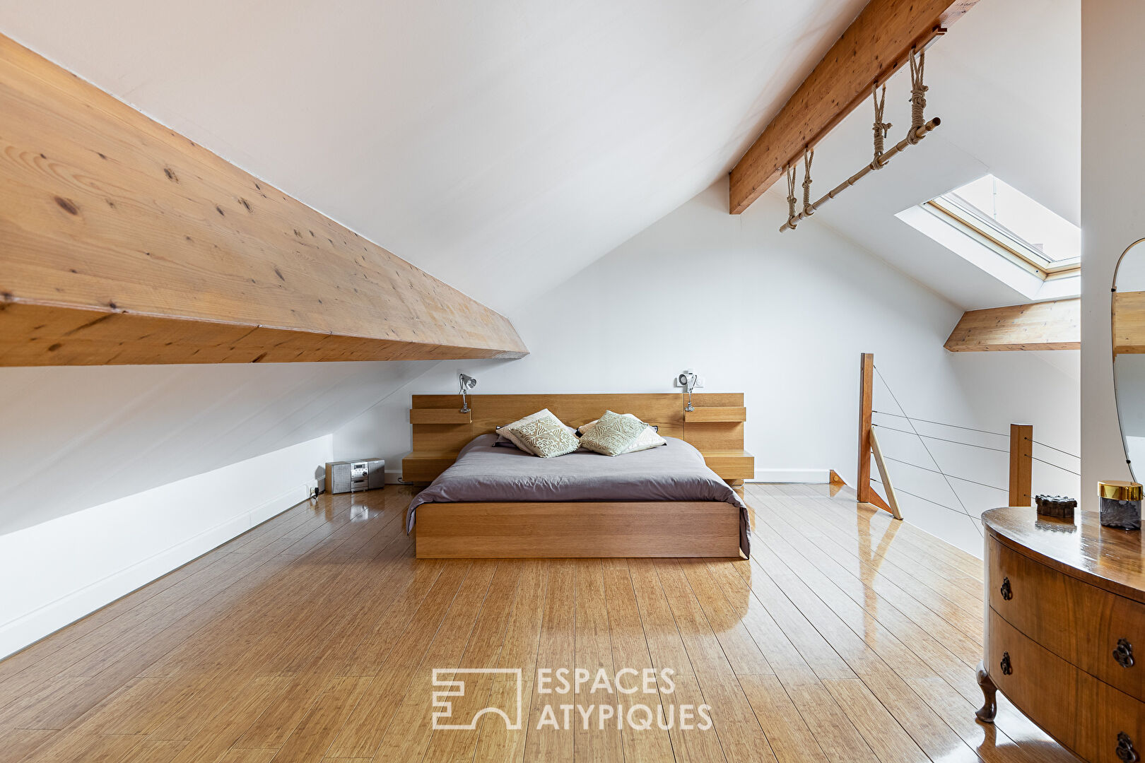 House revisited by architect with garden, terrace and outbuilding