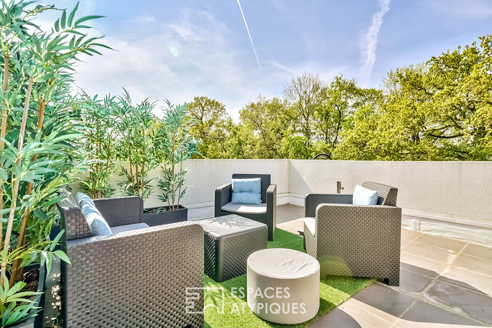 Family house with garden and solarium