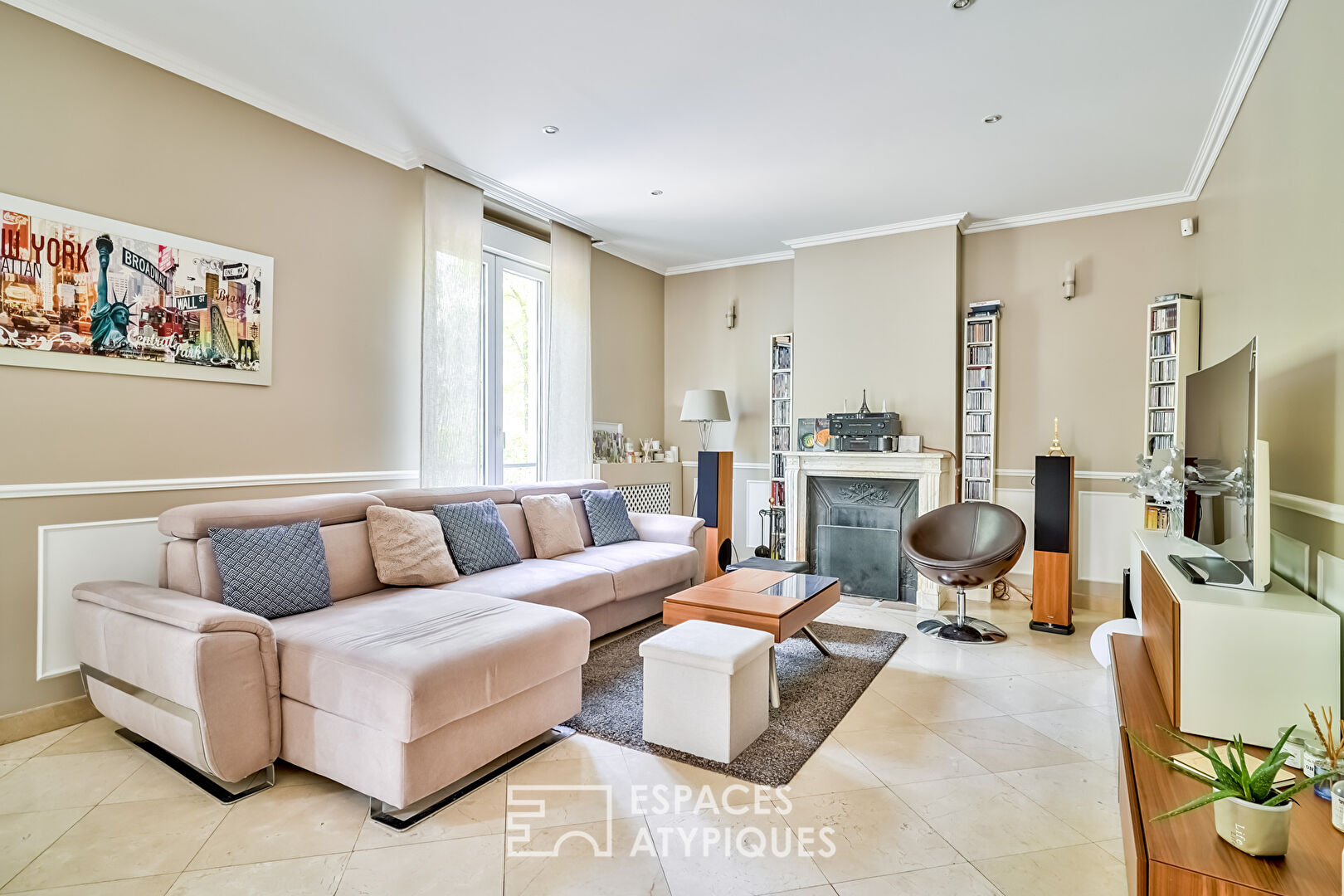 Family house with garden and solarium