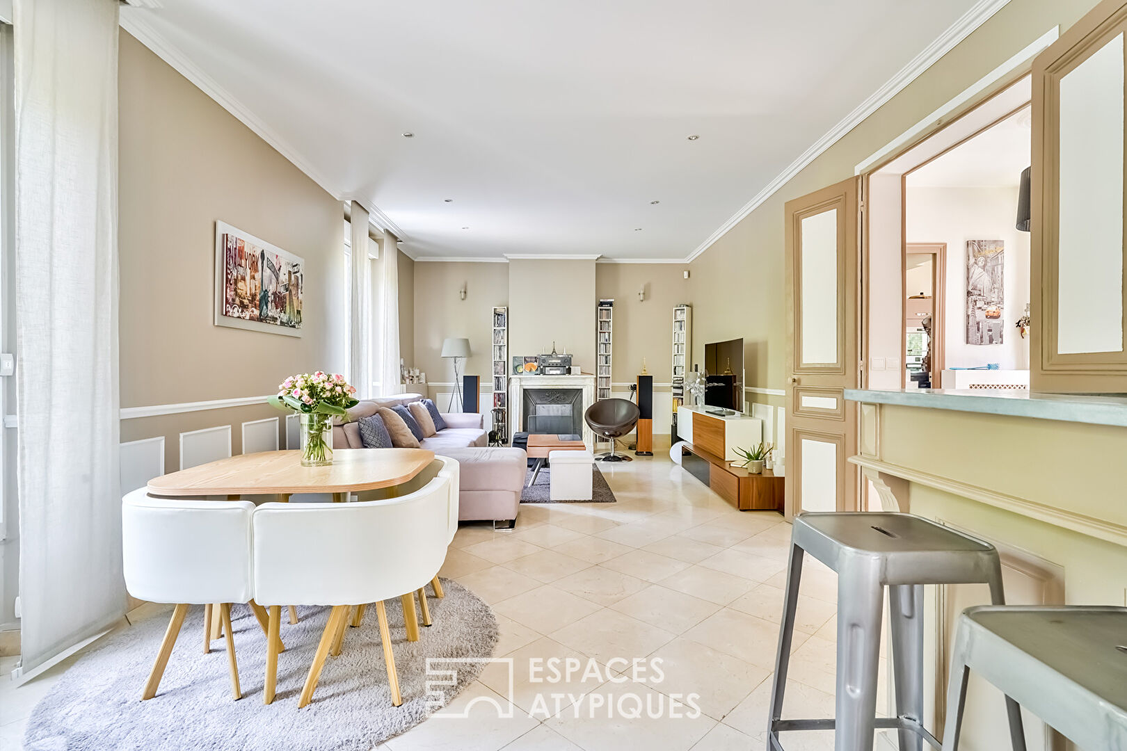 Family house with garden and solarium