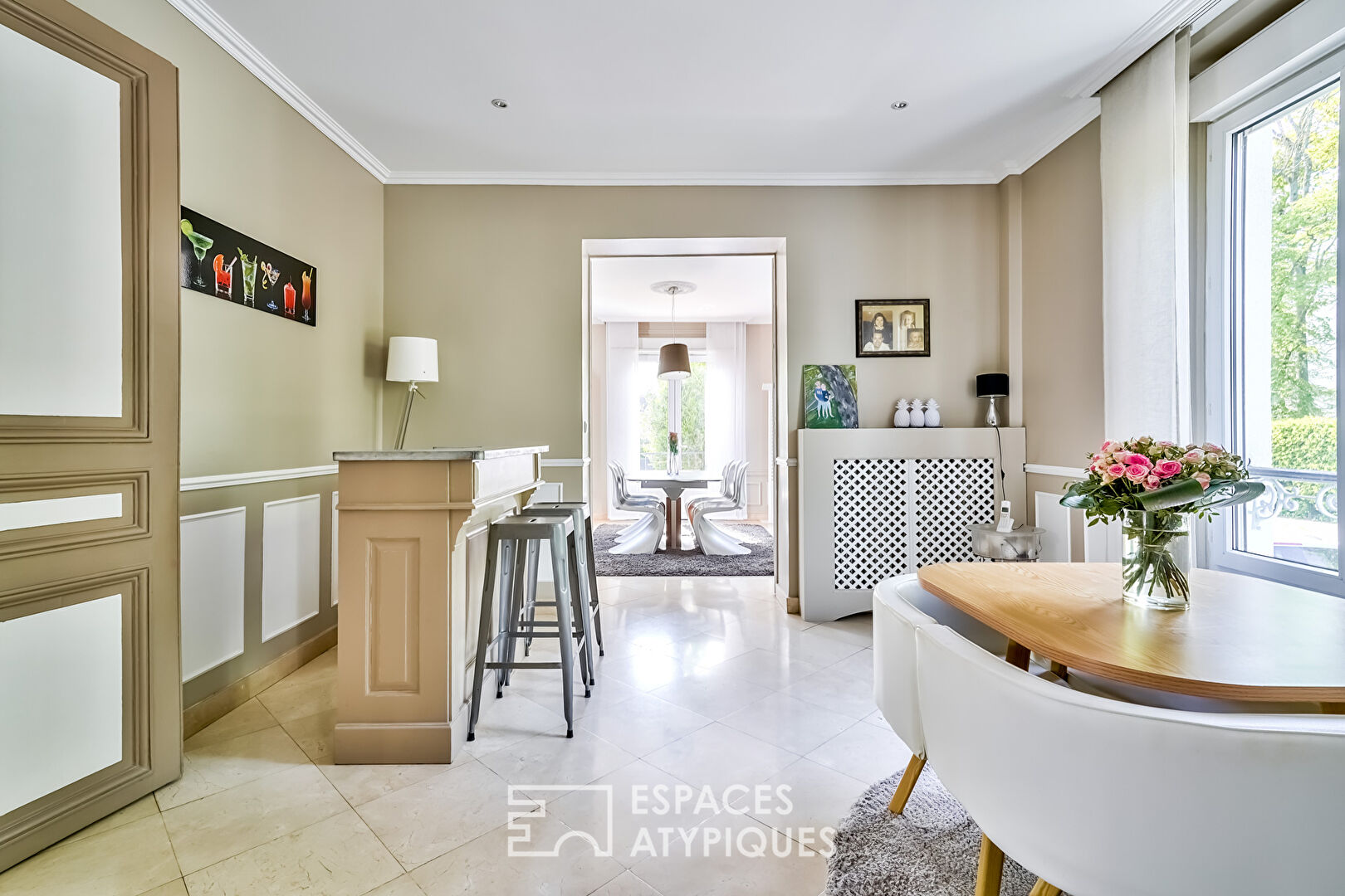 Family house with garden and solarium