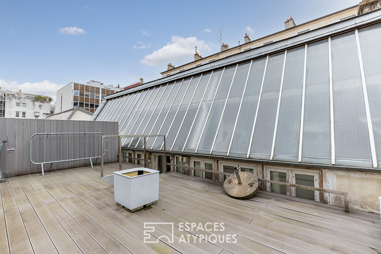 Alésia – Artist’s studio with glass roof and terrace
