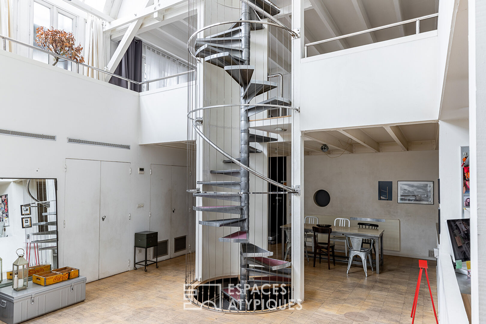 Alésia – Artist’s studio with glass roof and terrace