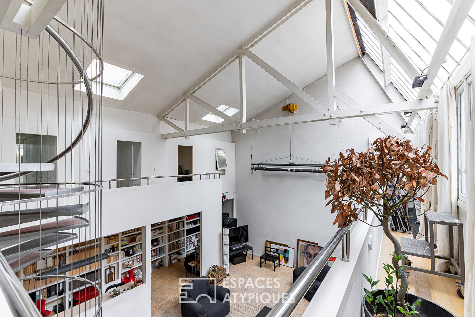 Alésia – Artist’s studio with glass roof and terrace