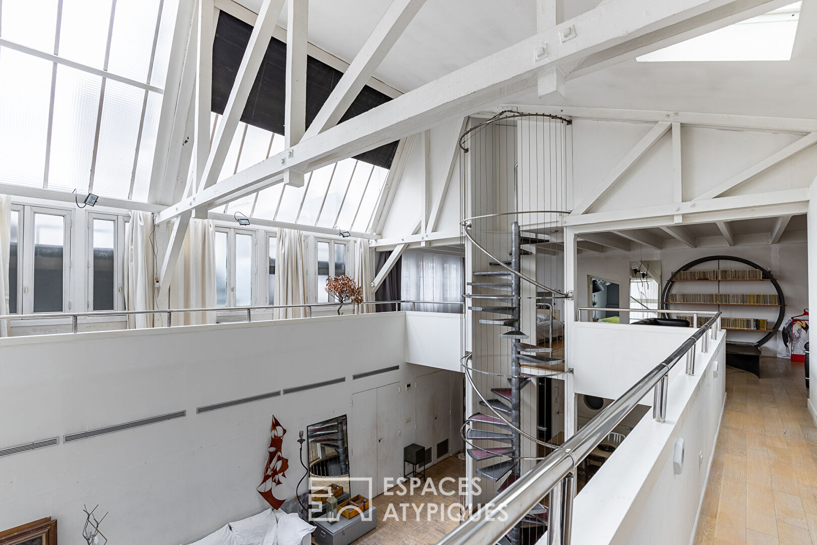 Alésia – Artist’s studio with glass roof and terrace