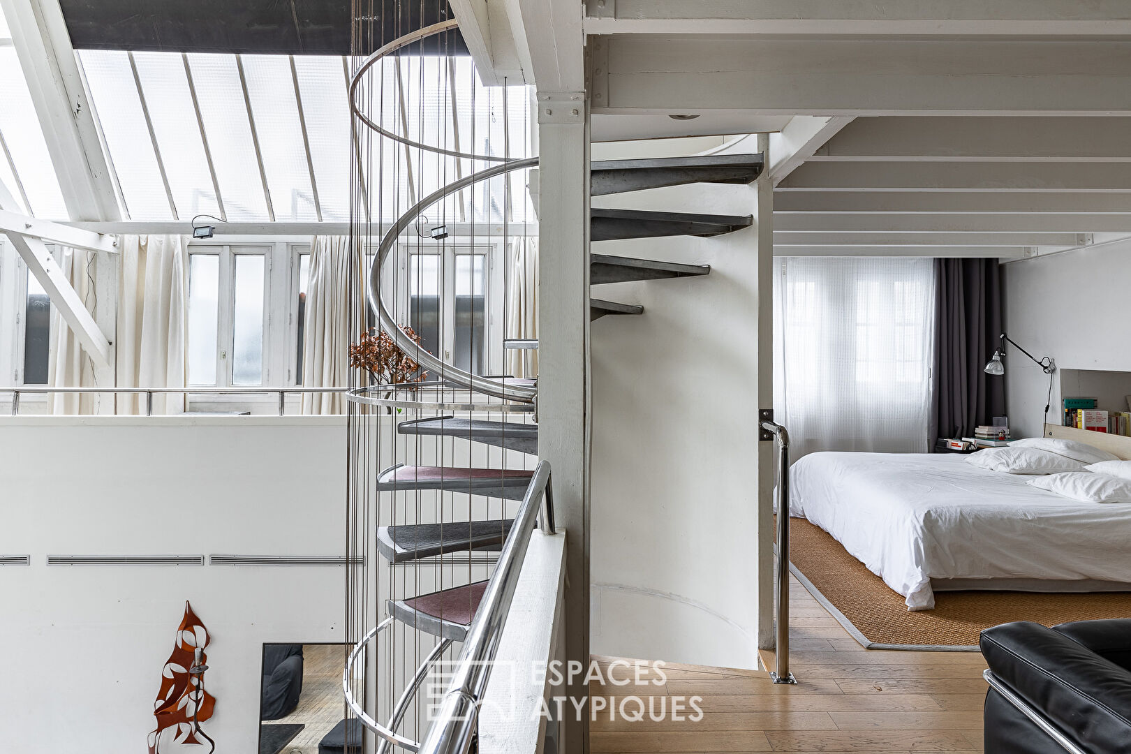 Alésia – Artist’s studio with glass roof and terrace