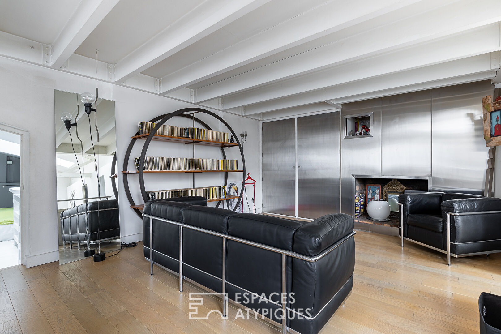 Alésia – Artist’s studio with glass roof and terrace