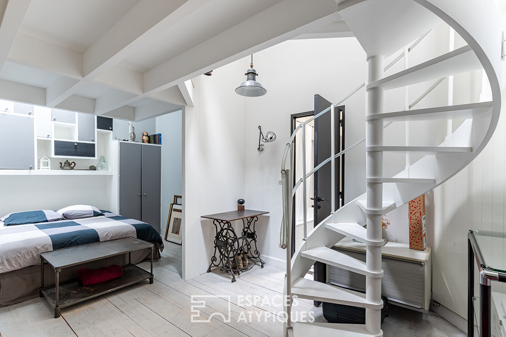 Alésia – Artist’s studio with glass roof and terrace
