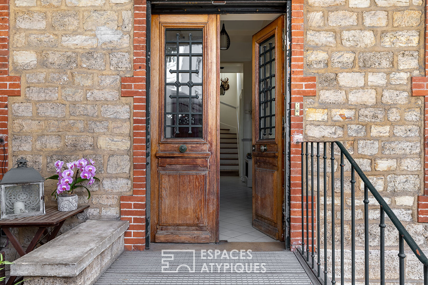 Family house with a medieval past and its sumptuous garden