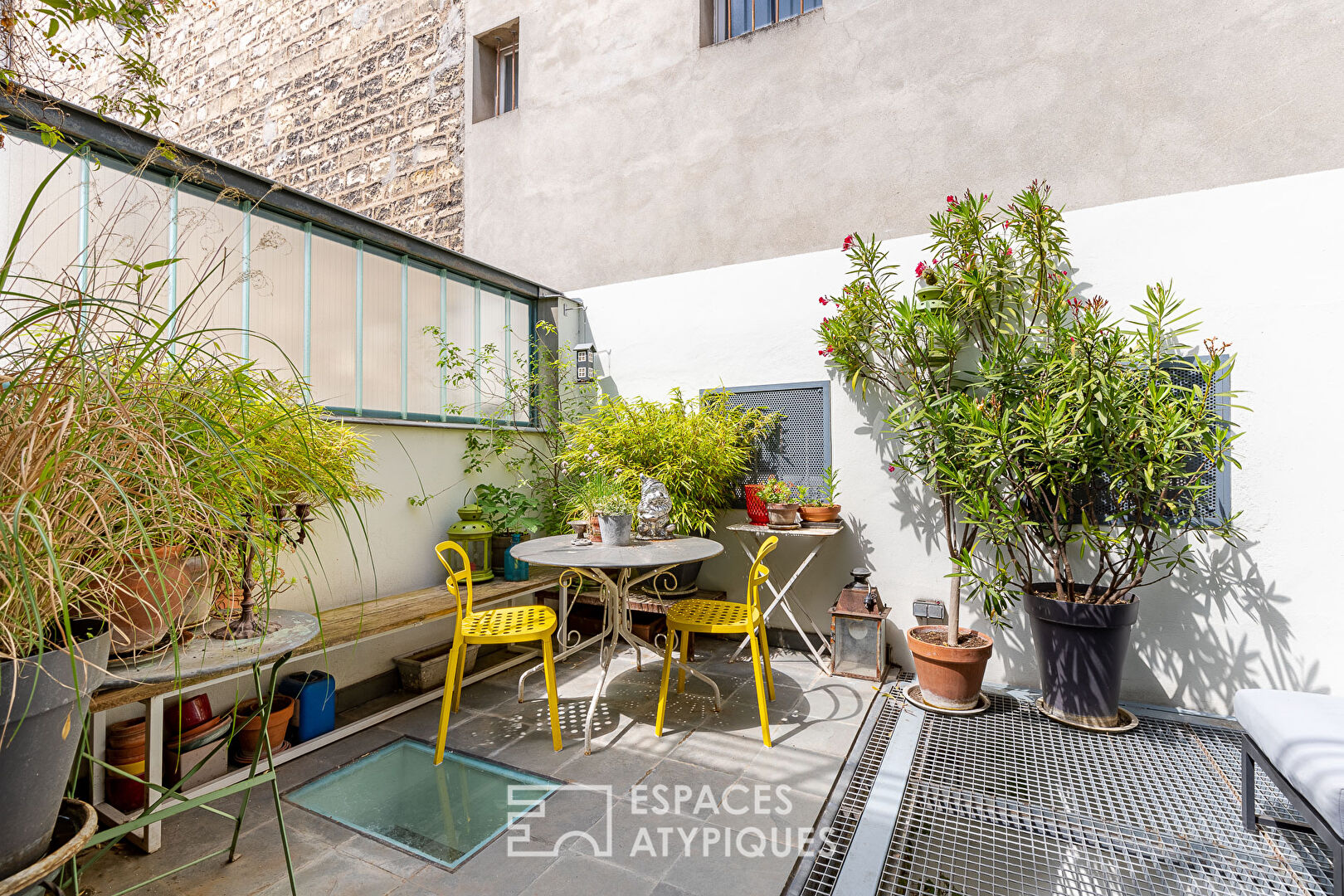 Architect’s house with studio and terraces