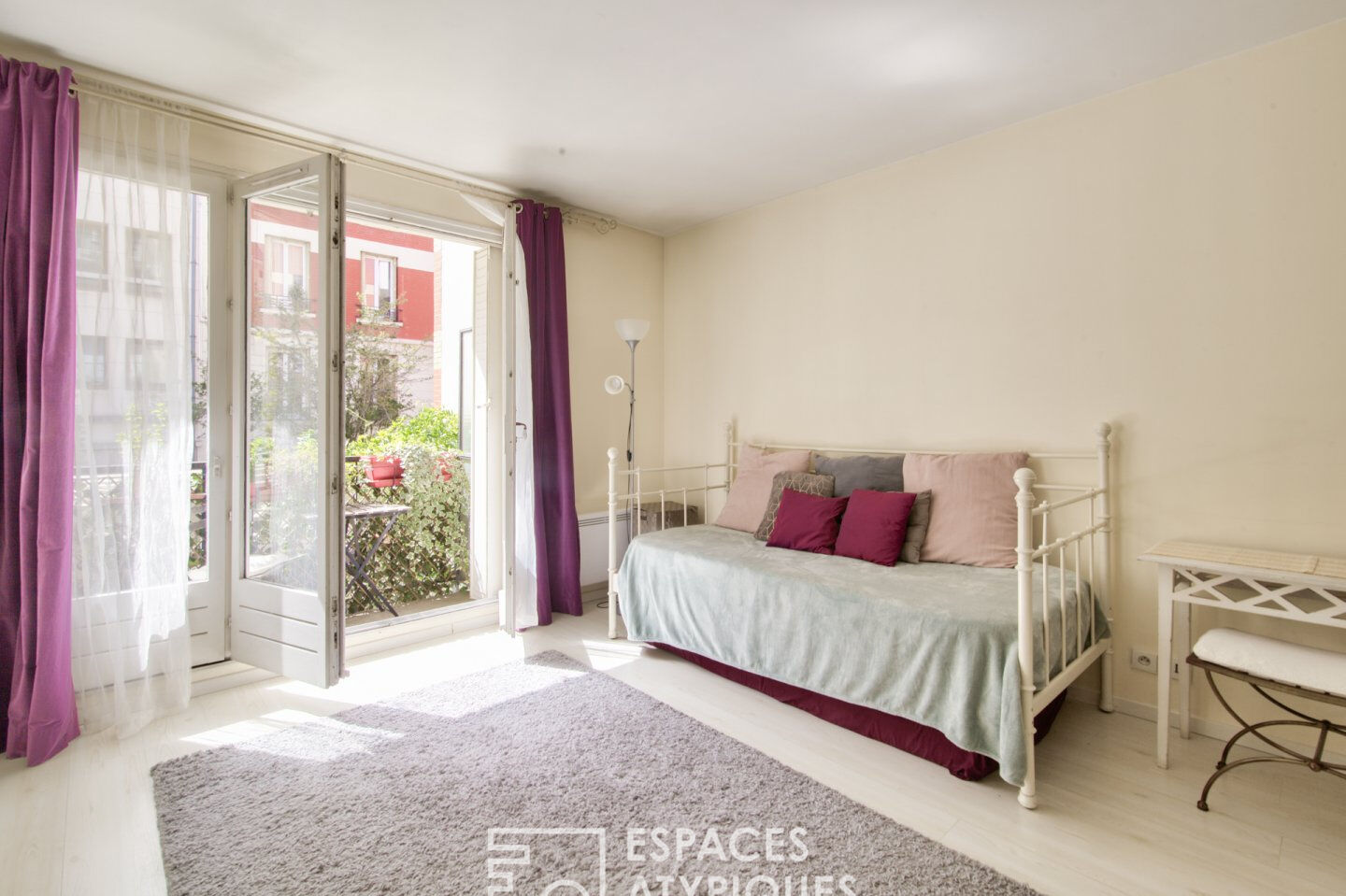 Apartment with garden in the city center