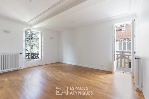 Appartement contemporain avec balcon et verrière en coeur de ville