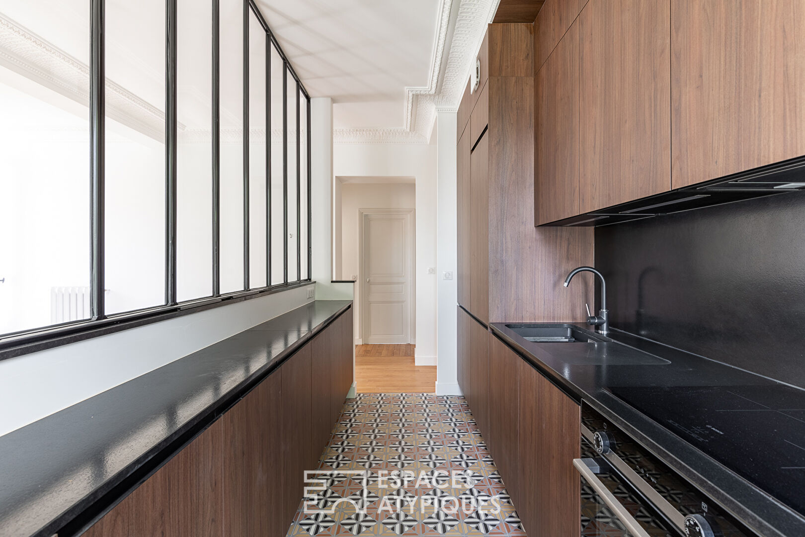 Appartement contemporain avec balcon et verrière en coeur de ville
