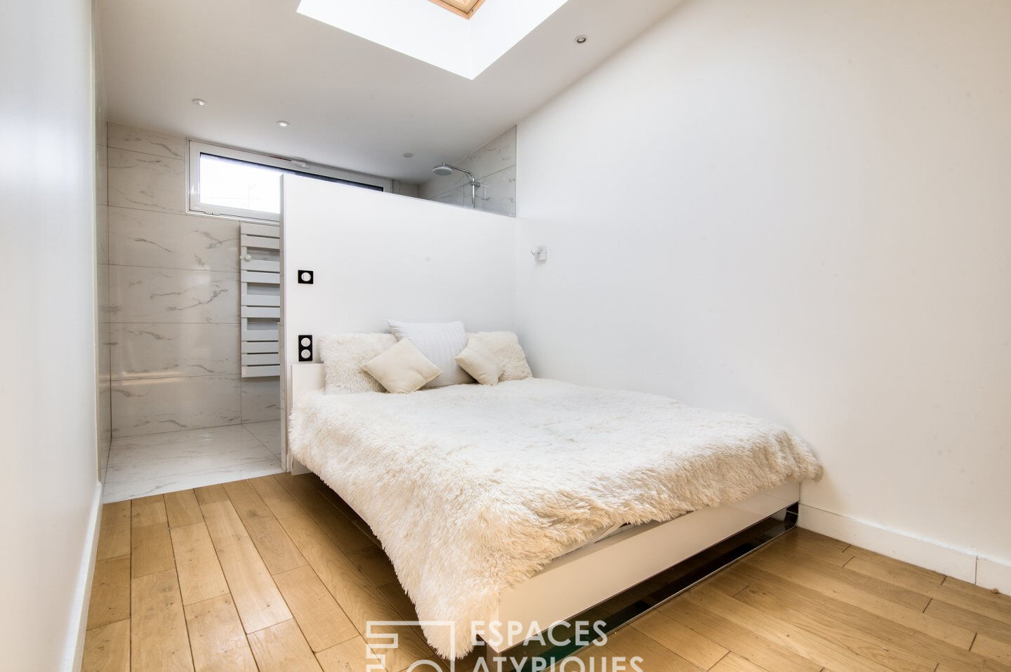 Loft with freehold rooftop pool