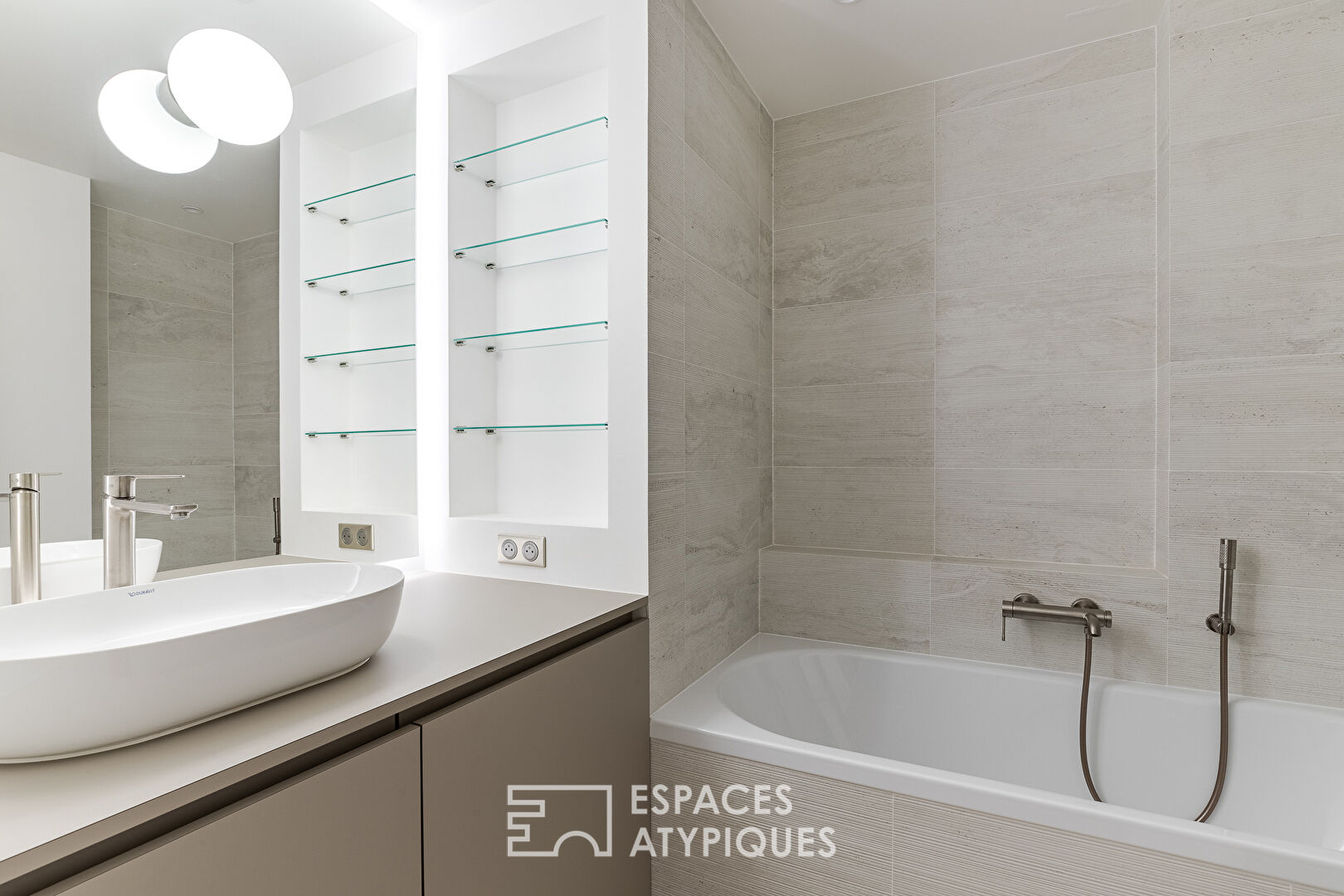 Architect’s apartment in the heart of the Village des Peupliers