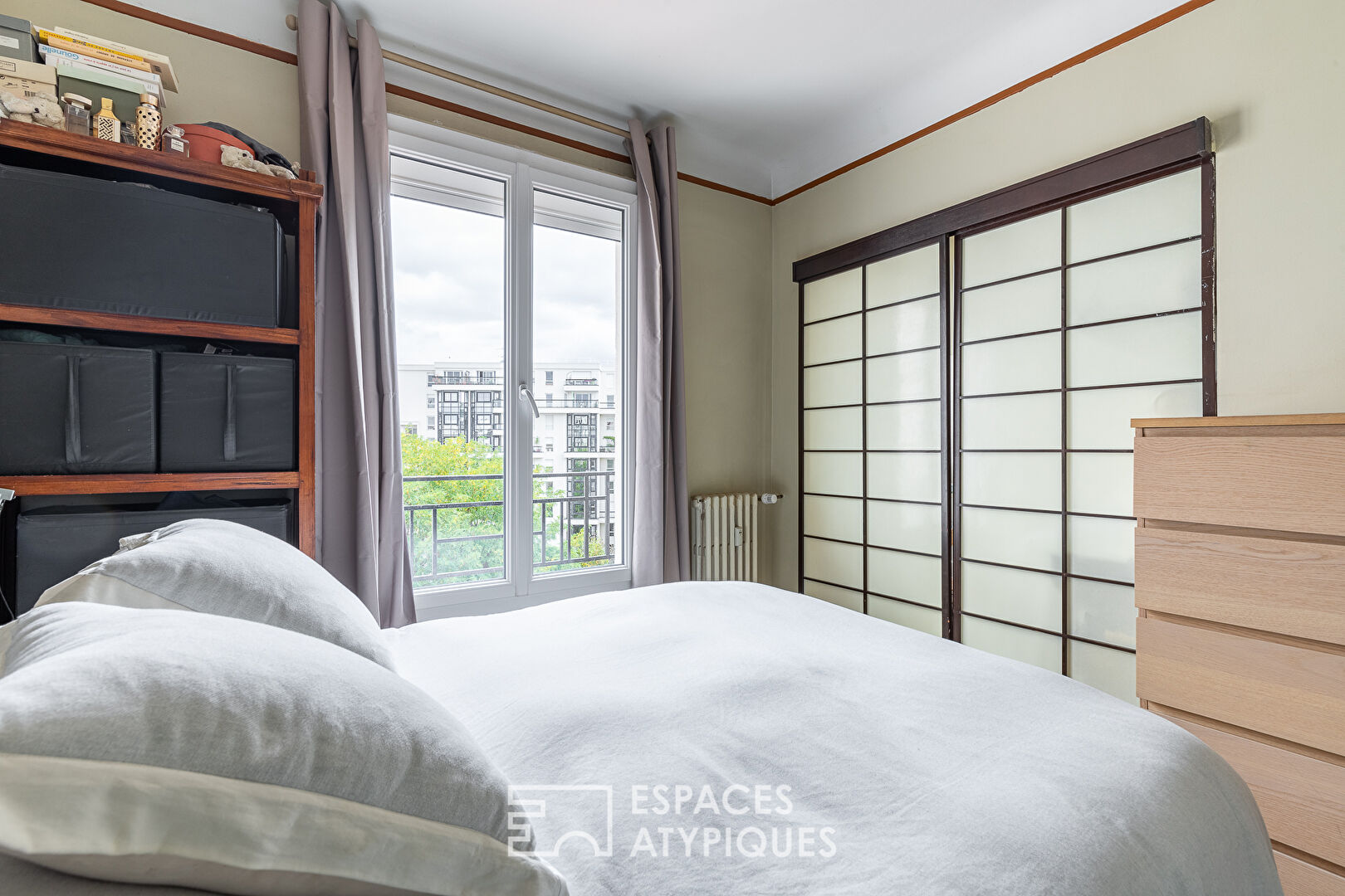 Atelier d’artiste en étage élevé à proximité de Montparnasse