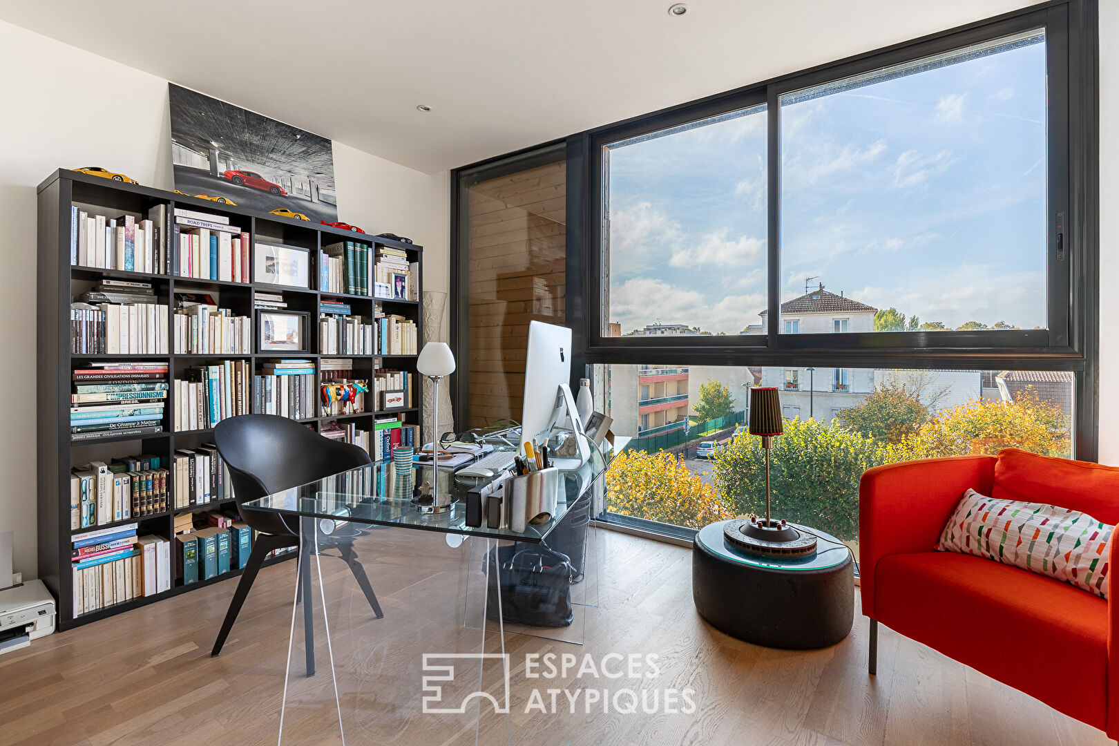 Maison d’architecte verticale avec jardin et terrasses